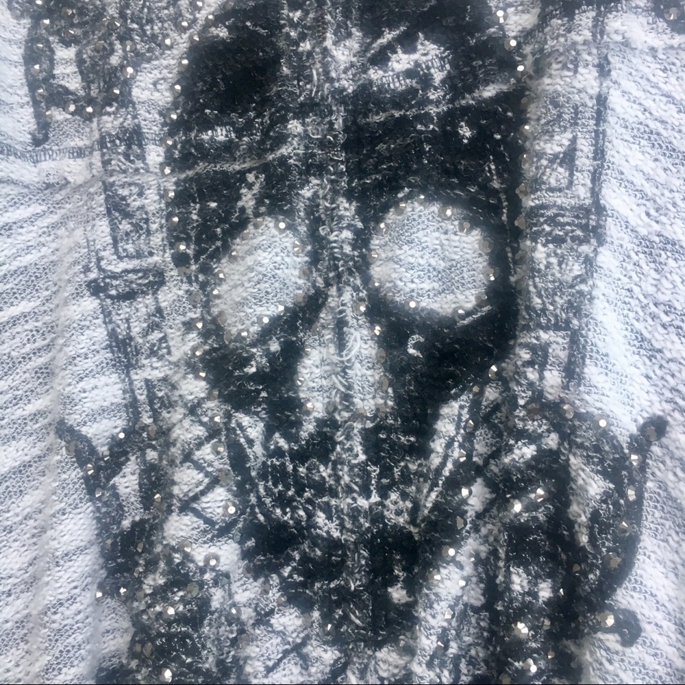 Sweater - Picture 5 of 8